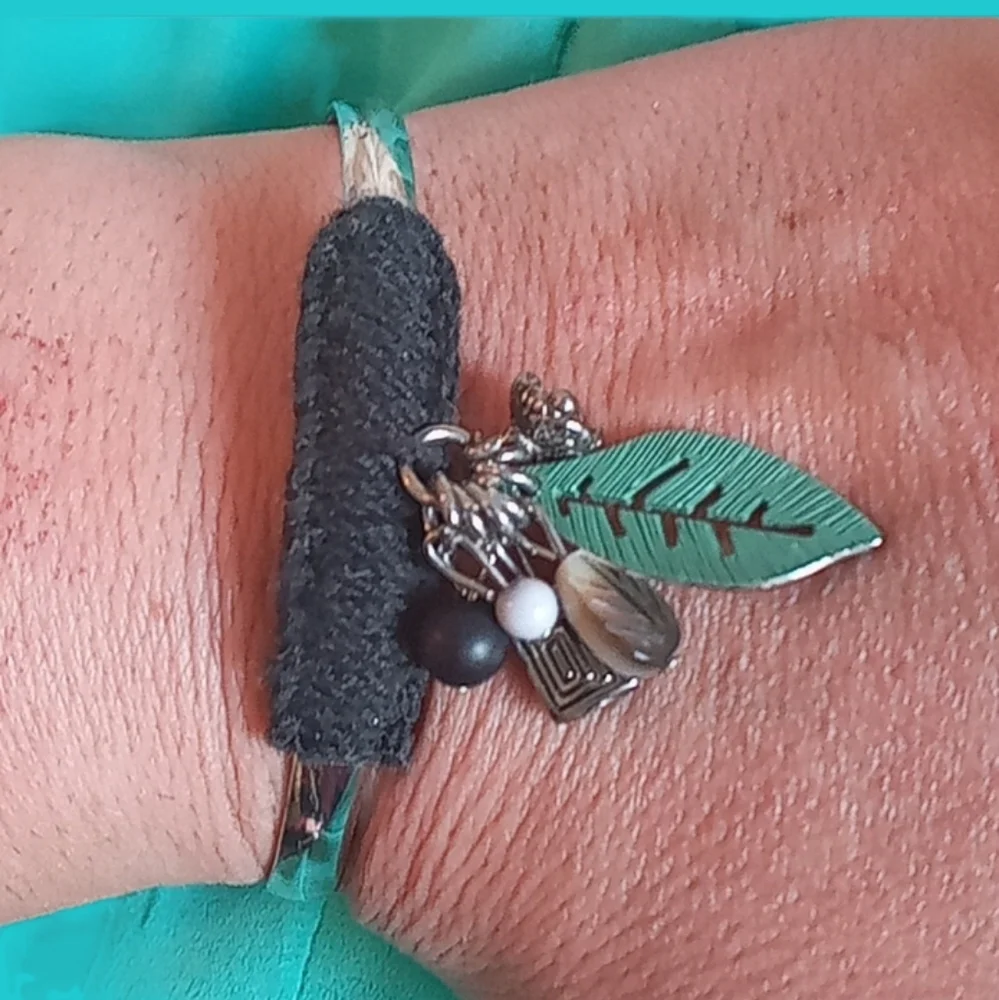Jewlery bracelet